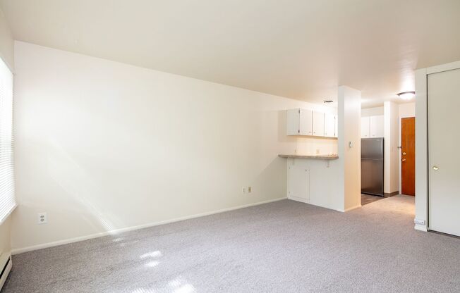 Avante Apartments - Charming, Centrally Located  Building with Off Street Parking!