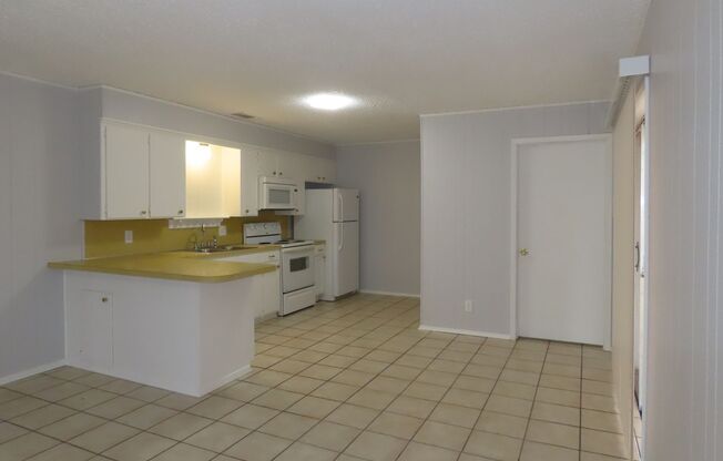 2 beds, 1 bath, $1,150