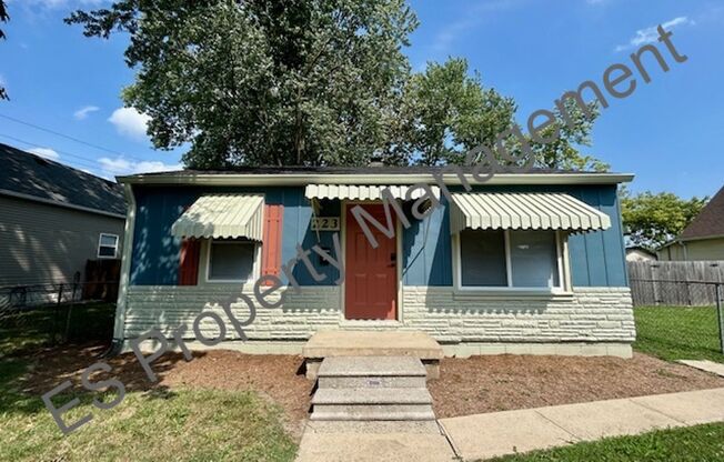 Charming, recently updated 2 bedroom, 1 bath!