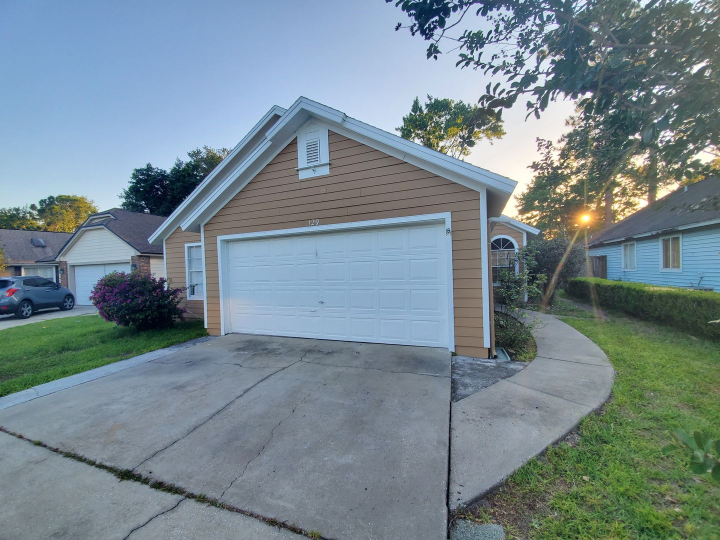 129 EDGEWATER CIR