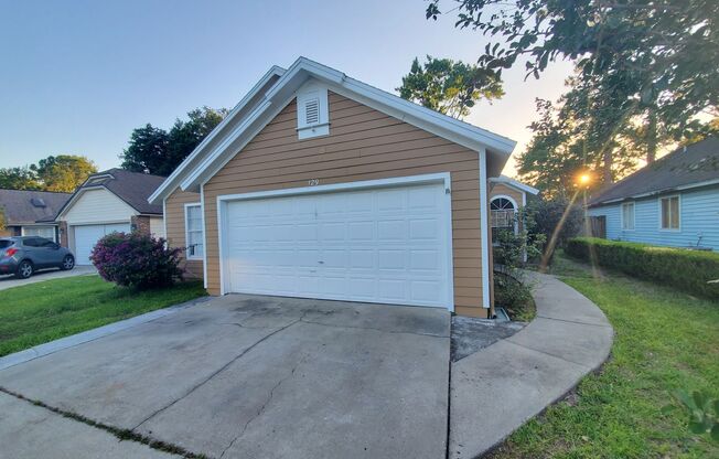129 EDGEWATER CIR