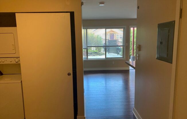 Studio, 1 bath, 475 sqft, $1,495, Unit 103