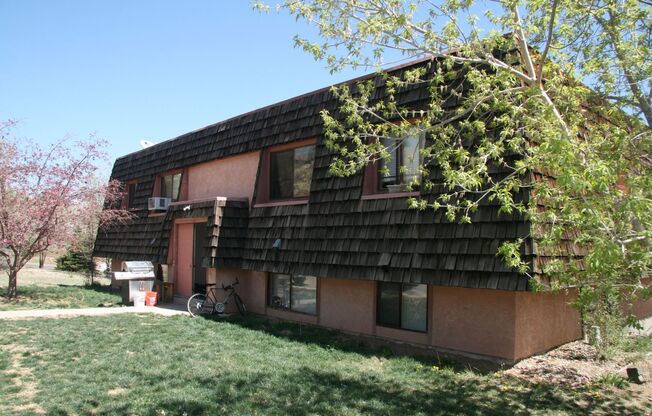 533 Superior St