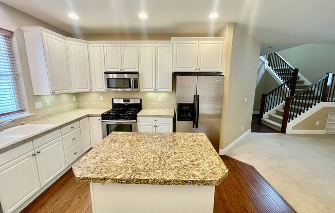 Well Appointed, Open Floor Plan 3-bedroom, 2.5-bathroom home in Beaverton