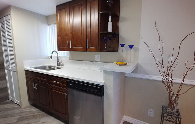 2 beds, 2 baths, 910 sqft, $2,850, Unit 203
