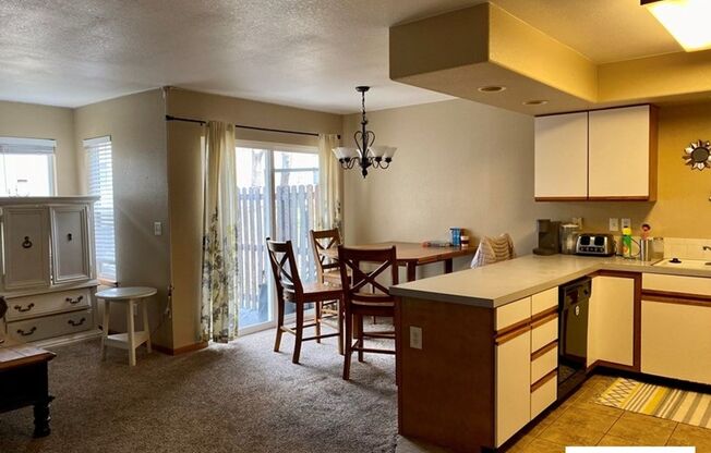 Perfect Townhouse for Roommates!