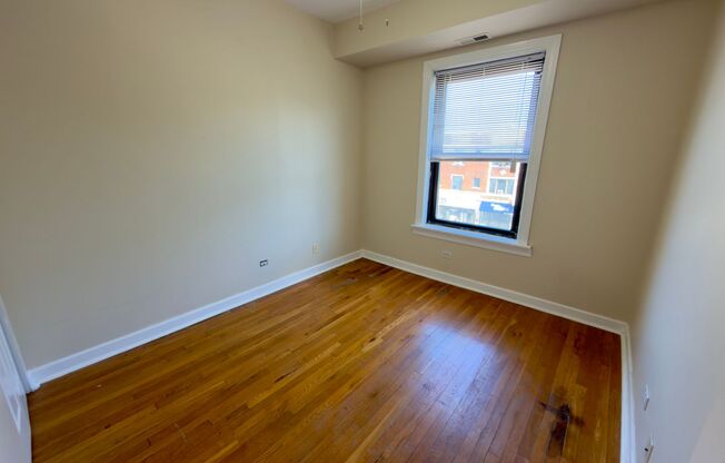 4546 Western