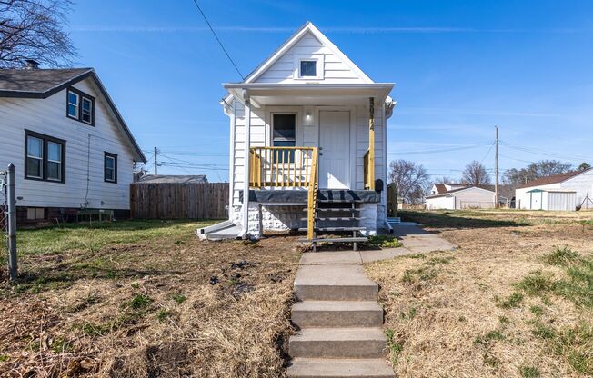 A Great 2BD/1.5BA Single Family Home That Has Been Recently Renovated