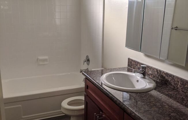 2 beds, 1 bath, 912 sqft, $2,243, Unit 127
