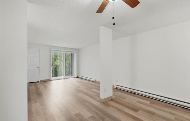 1 bed, 1 bath, 596 sqft, $1,550, Unit 84