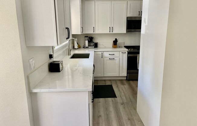 Beautifully Updated Mt. Park Condo Located in Lake Oswego is A Must See!