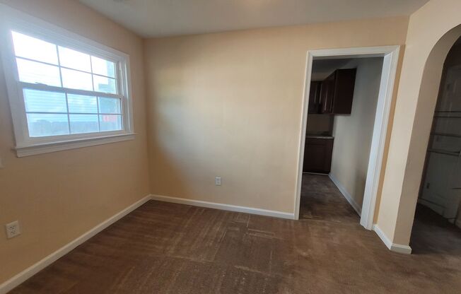 2 beds, 1 bath, $1,395