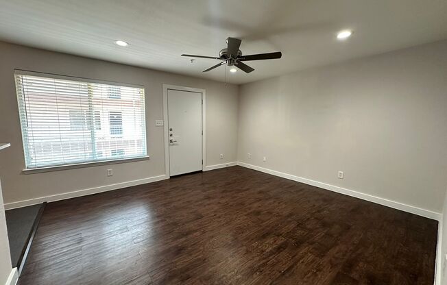 Lakewood Gardens - 5408 Reiger Ave