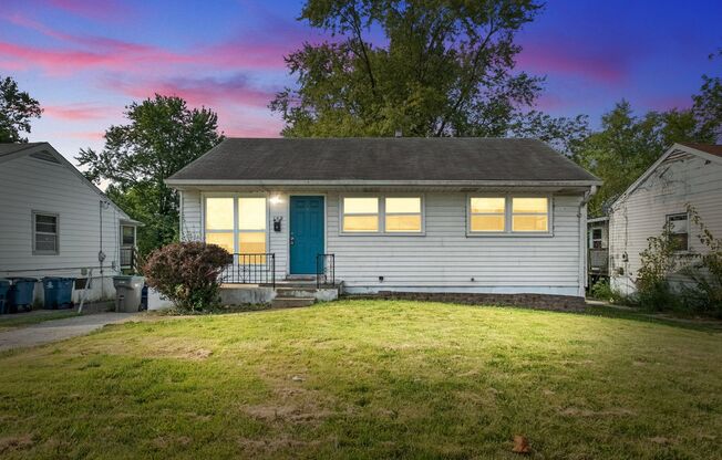 Welcome to this charming 3-bedroom, 1-bathroom house located in the heart of St Louis, MO