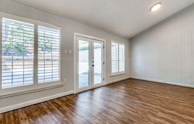 Stunning 4-Bedroom Home with Pool in Dallas