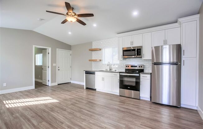 2 beds, 2 baths, 762 sqft, $3,395, Unit 25