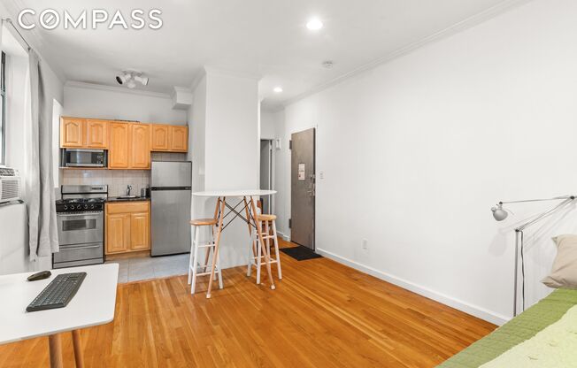 152 E 35 ST