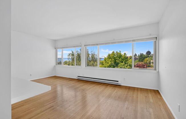 1000 1 AVE W