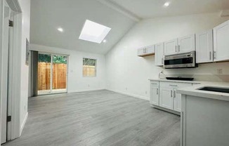 Studio, 1 bath, 400 sqft, $1,975