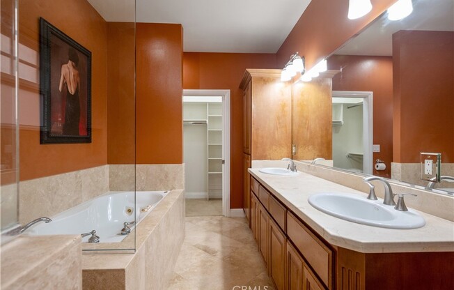 3533 S KERCKHOFF AVE