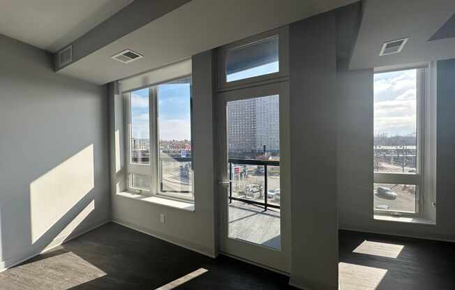 2 beds, 2 baths, 992 sqft, $2,295, Unit 300