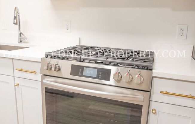 1 bed, 1 bath, 450 sqft, $1,099, Unit 12B