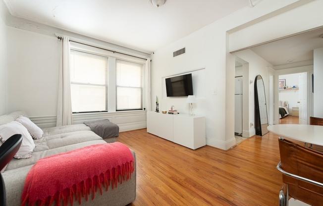 1 bed, 1 bath, 643 sqft, $2,800, Unit 206