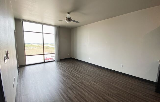 1 bed, 1 bath, 641 sqft, $1,325, Unit 322