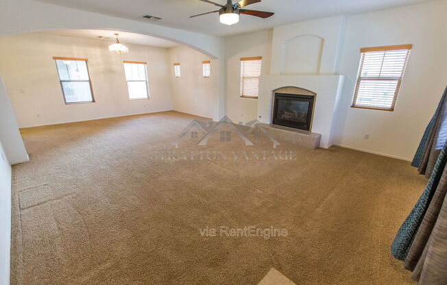 945 E BLUE SPRUCE LN