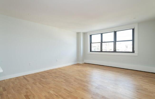 3 beds, 1.5 baths, 1,035 sqft, $4,850, Unit 10B