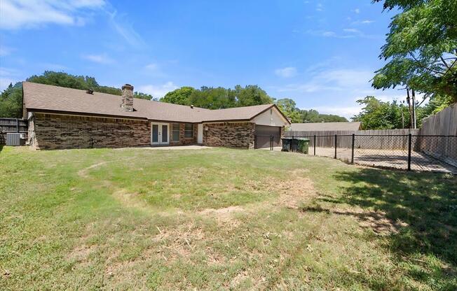 4 beds, 2 baths, 2,019 sqft, $2,450