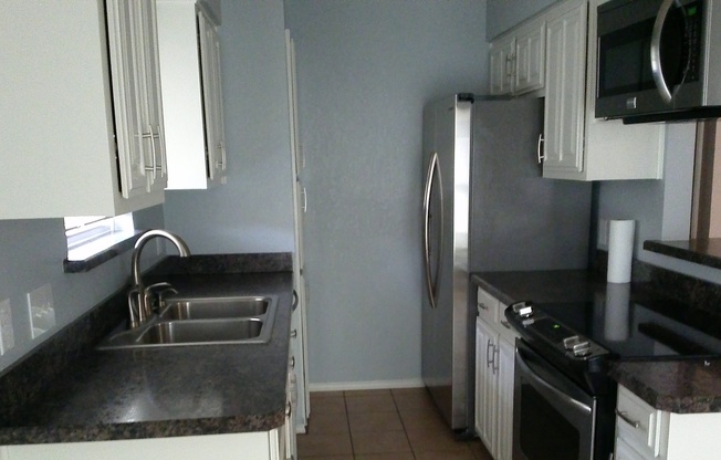 3 beds, 2 baths, $2,100