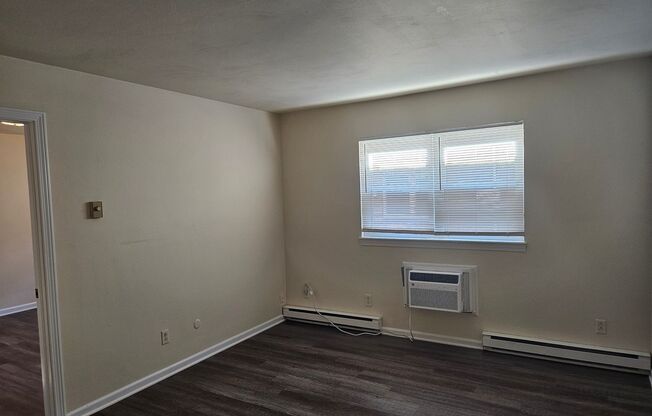 1 bed, 1 bath, $850, Unit 3