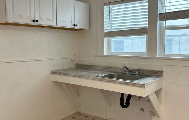 Studio, 1 bath, $1,400, Unit Unit 112