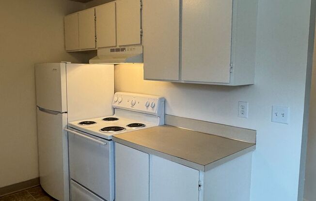 2 beds, 1 bath, 1,000 sqft, $1,350, Unit 31