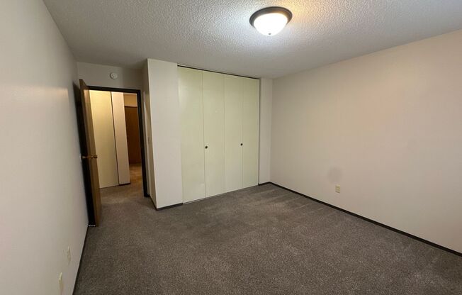 2 beds, 1 bath, 920 sqft, $750, Unit 118