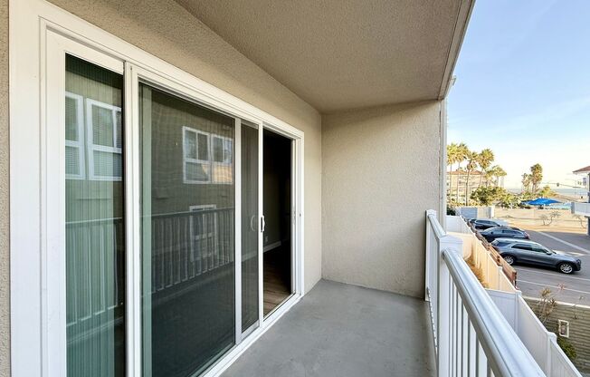 2 beds, 1 bath, $3,395, Unit 204