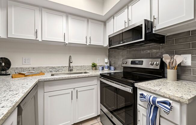 1 bed, 1 bath, 700 sqft, $957, Unit 223