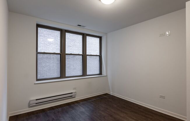 2 beds, 1 bath, $2,275, Unit 207
