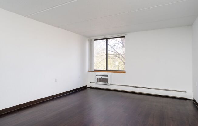 2 beds, 1.5 baths, 893 sqft, $1,495, Unit 304