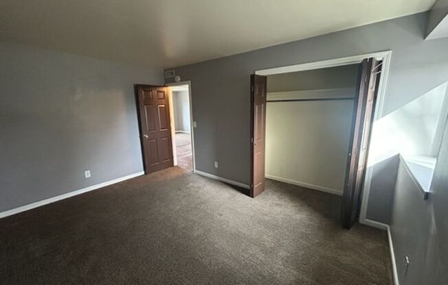 2 beds, 1 bath, 850 sqft, $1,075, Unit Unit 277-1