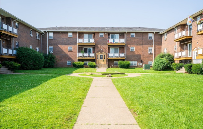 1 bed, 1 bath, 650 sqft, $1,350, Unit 2457-10