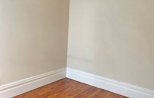 2 beds, 1 bath, 875 sqft, $3,195, Unit 22