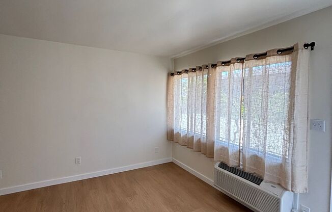6817-6819 N. Figueroa St.