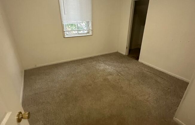 4 beds, 1 bath, $1,300