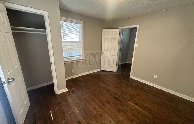 3 bedroom / 1 bath home for rent -5519 Lydia KC MO- rent 1050 - FALL MOVE IN SPECIAL $200 OFF FIRST MONTH
