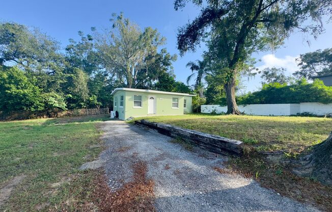 Charming Two Bedroom, One Bath Single Family Home Nestled in Leesburg FL!
