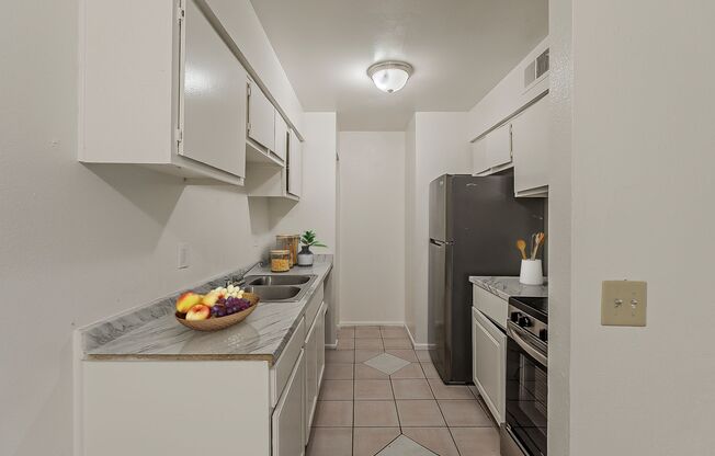 Live in the Heart of North Phoenix at Buenas Paradise Valley - Enjoy your 1st Month Free!