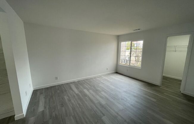 2 beds, 2 baths, $1,375, Unit UNIT 1083