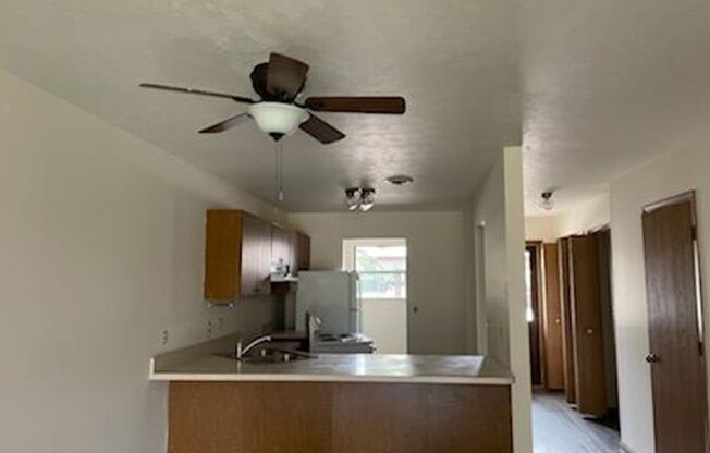 2 beds, 1.5 baths, 1,200 sqft, $980, Unit 4896-05